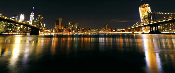 Нью-йоркське місто вночі . — стокове фото