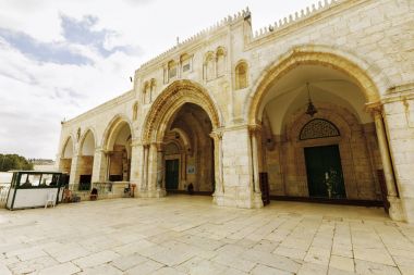 Temple Mount Kudüs'te El Aksa Camii'nin görünümü.