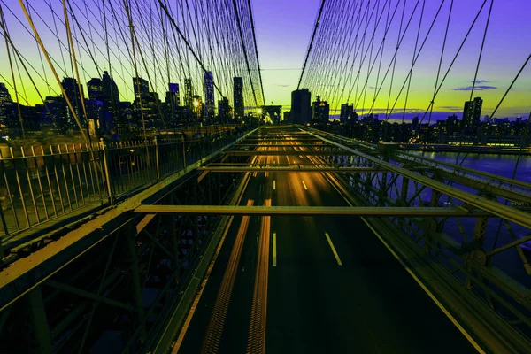 布鲁克林大桥的看法, 在美国最古老的桥梁之一 — 图库照片