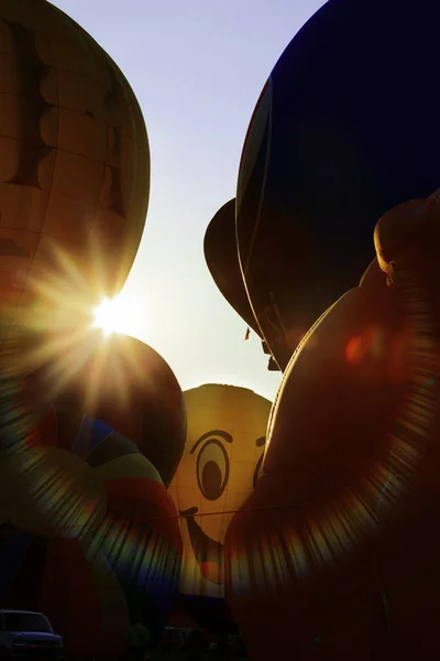 Όμορφα Πολύχρωμα Μπαλόνια Αέρα Ανεβαίνει — Φωτογραφία Αρχείου