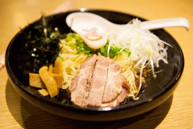 TONKOTSU Ramen noodle pork Japon yemekleri