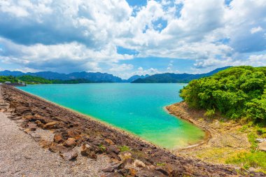 kalp Ratchaprapa Barajı Chaew Lan Barajı Surat Thani Tayland