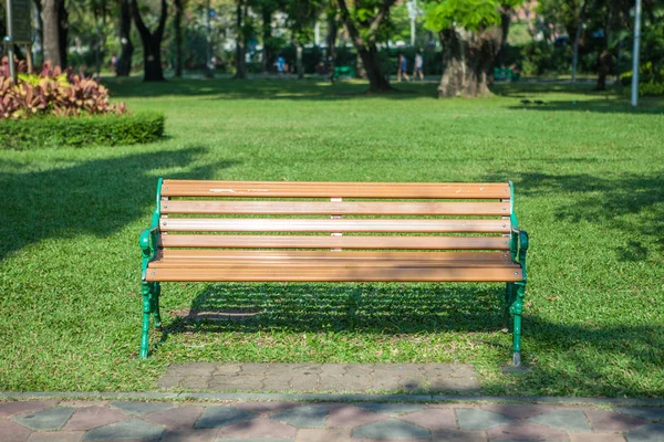 ベンチ写真素材 ロイヤリティフリーベンチ画像 Depositphotos