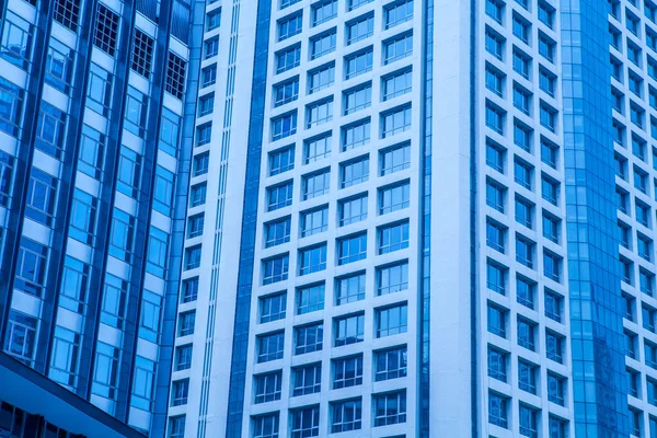 Cam gökdelen mavi, modern ofis binası soyut — Stok fotoğraf