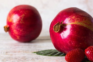 Çilek ve nar portre