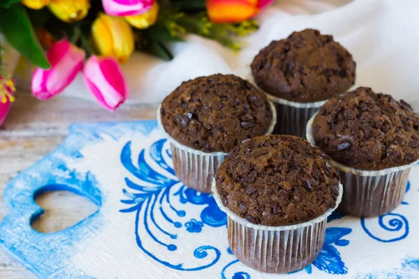 Magdalenas de chocolate en el día de la madre — Foto de Stock