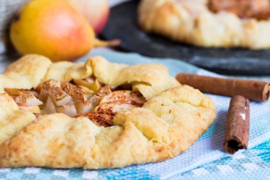 Elma ve armut ile Galette'ye