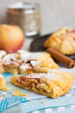 Dilim elma bisküvi