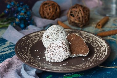 Küçük bir çikolatalı kek 