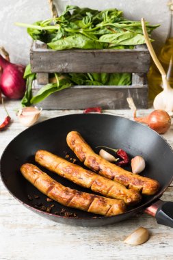Izgara ızgara sosis