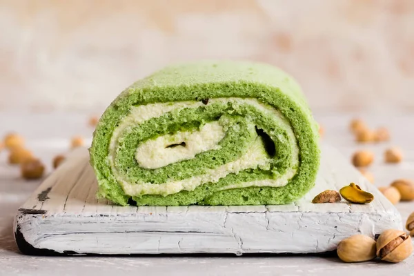 Fıstıklı bisküvi rulet