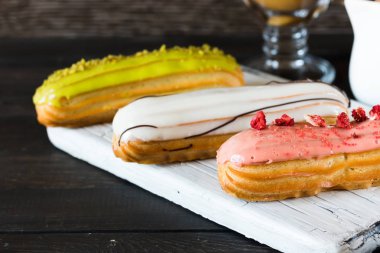 Eklerleri sır içinde