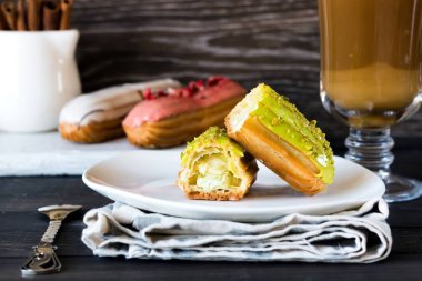 Eklerleri sır içinde