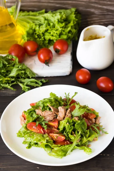 Insalata con tonno e senape — Foto Stock