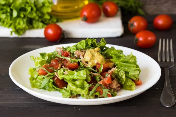 Insalata con tonno e senape — Foto Stock