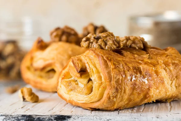 Akçaağaç şurubu ve ceviz ile Puffs