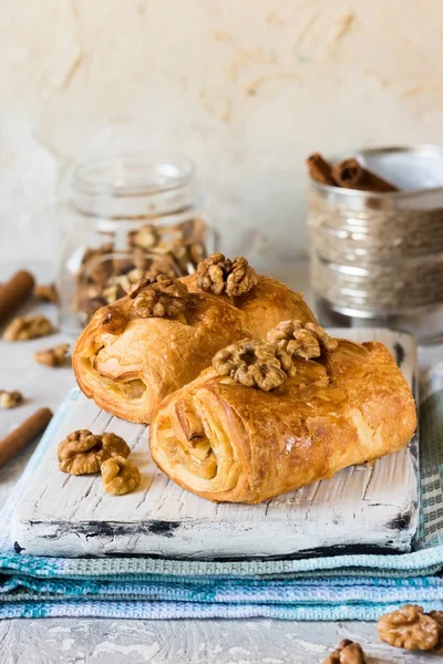 Akçaağaç şurubu ve ceviz ile Puffs