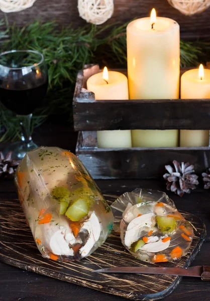 Traditional Russian jelly from chicken to New Year's table — Stock Photo, Image