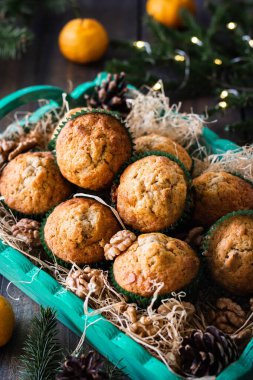 Yeni yıl ve Noel havuçlu fındıklı kekler