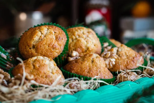 Yeni yıl ve Noel havuçlu fındıklı kekler