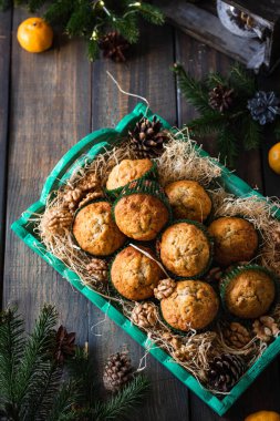 Yeni yıl ve Noel havuçlu fındıklı kekler