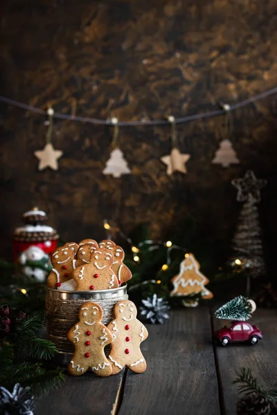 Tradycyjne ciasteczka świąteczne - Pierniki Mężczyźni — Zdjęcie stockowe
