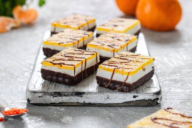 Citrus tatlısı. Turunçgil marmelatlı sufle kurabiyeleri ve hindistan cevizi