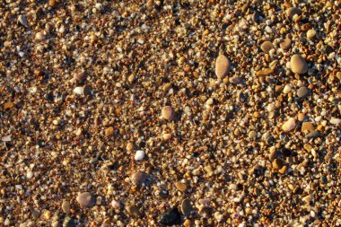 sahilde deniz çakıl renkli granit