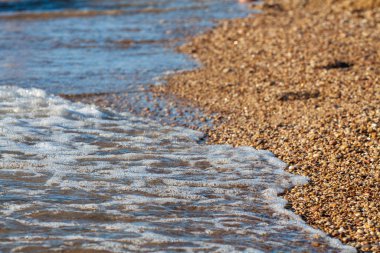 sahilde deniz çakıl renkli granit