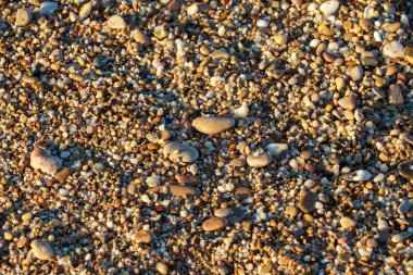 sahilde deniz çakıl renkli granit