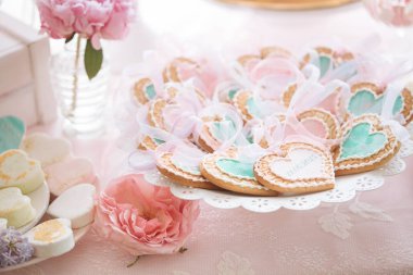 Düğün tatlılar masada