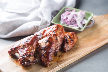 ızgara tavuk kanadı