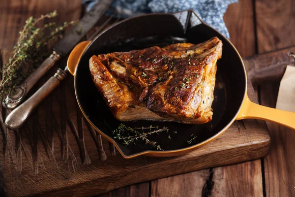 Beef cooked with herbs — Stock Photo, Image