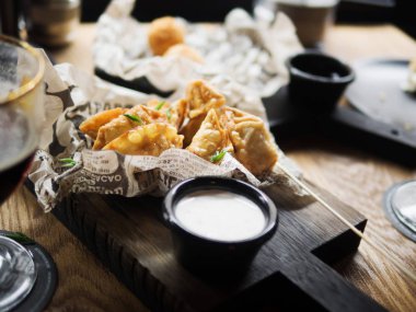 Krema soslu Kızarmış köfte