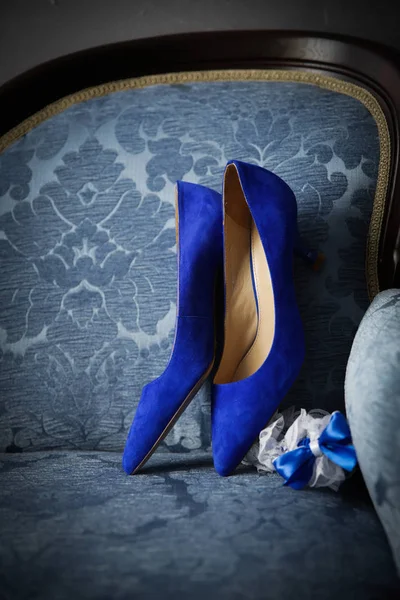Kék magas sarkú cipők — Stock Fotó