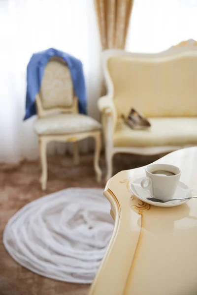 Чашка кофе на столе Стоковое Изображение