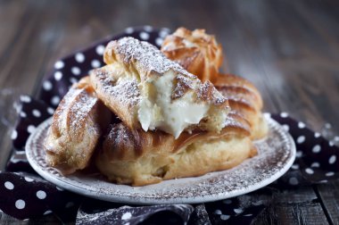 Lezzetli eklerleri ahşap tablo