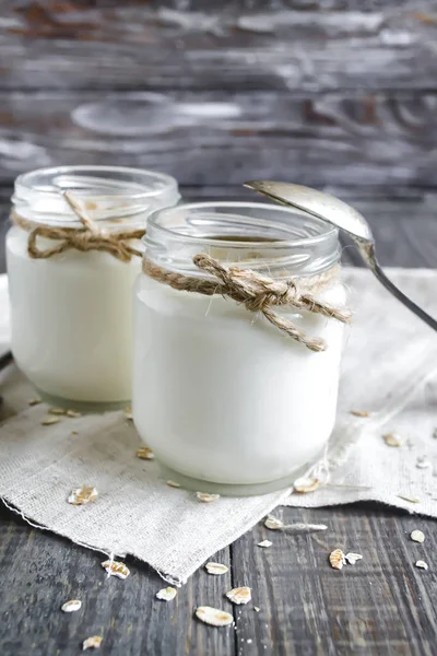 Domácí jogurt, ovesné vločky a medem — Stock fotografie