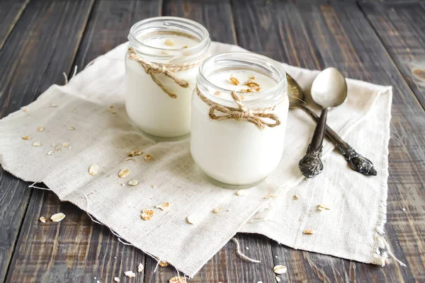 Iogurte caseiro com aveia e mel — Fotografia de Stock