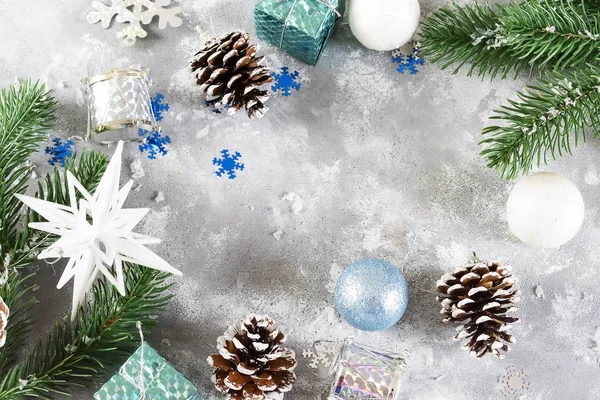 Noel tebrik çerçeve gri beton zemin üzerine