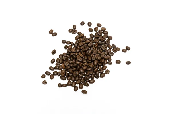 Kaffebönor isolerade på vit bakgrund. Närbild. — Stockfoto