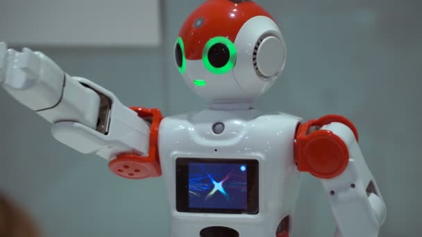 Самара, Россия - 30 декабря 2016 г.: город-робот. Город-робот - интерактивная научная выставка роботов . — стоковое видео