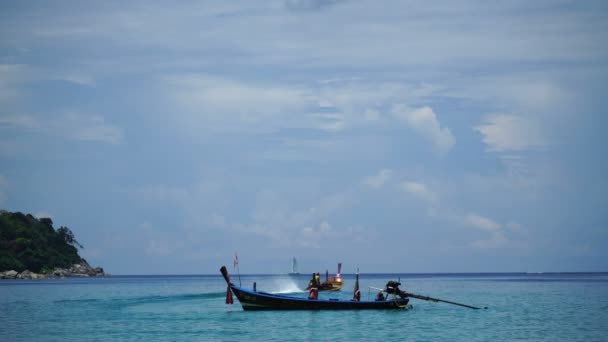 Wooden boat for fishing in the ocean. — Stock Video