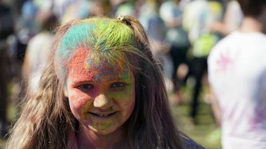 Samara, Rusya Federasyonu - 27 Mayıs 2017 Holi festival renk.