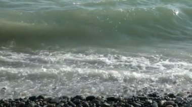 Karadeniz'de dalga.