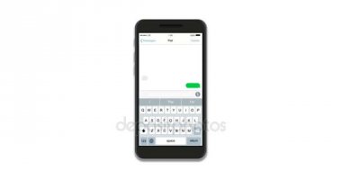 Beyaz arka plan üzerinde izole metin mesajıyla gerçekçi akıllı telefonlar