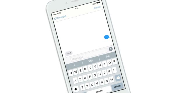 Smartphone realistici con messaggio di testo isolato su sfondo bianco — Video Stock