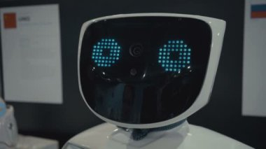 Samara, Rusya - 26 Nisan 2018: robot şehir. Robot Şehir - robotlar etkileşimli bilimsel sergi