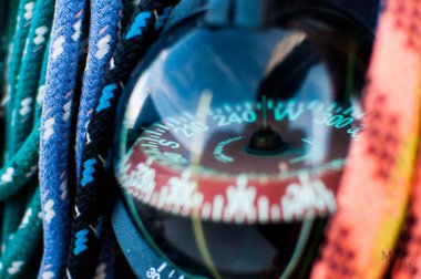 Yelkenli pusula ve halatlar