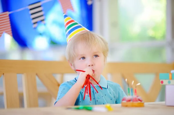 幼児または幼児の誕生日パーティー — ストック写真